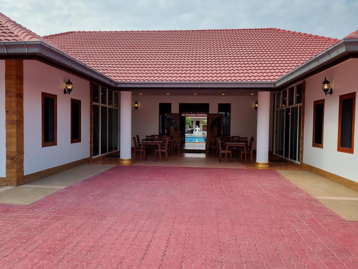 Meyers Hua Hin Hotel Exterior foto