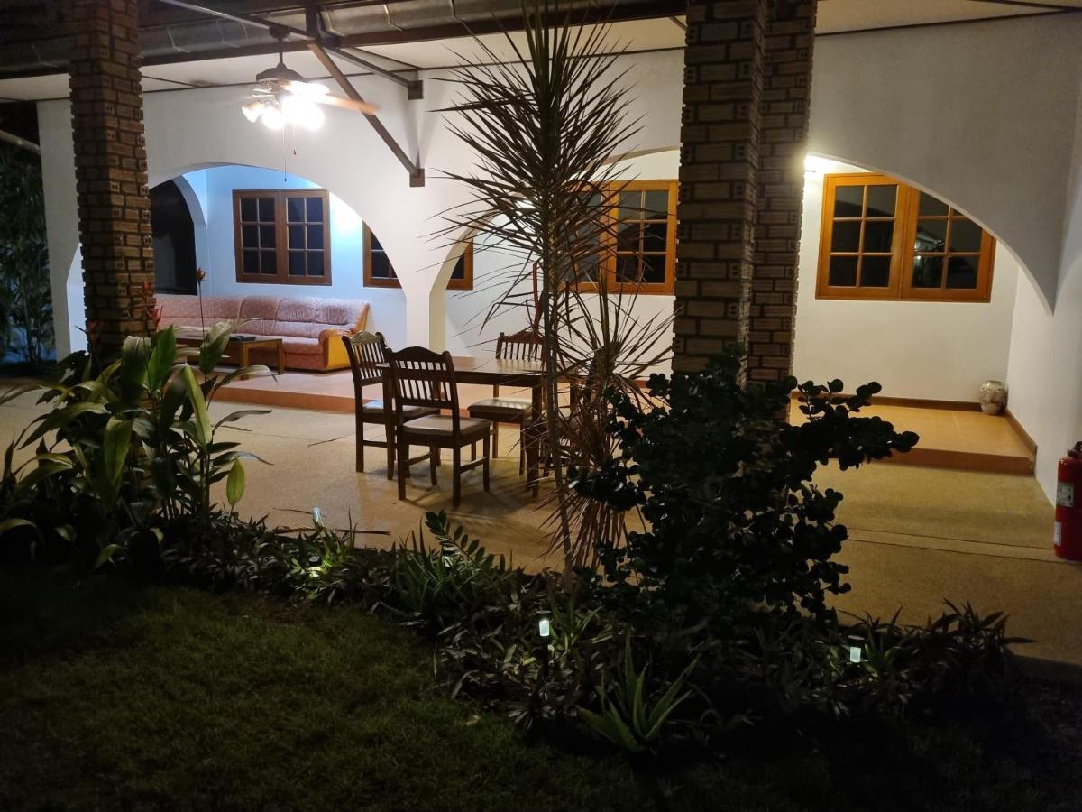 Meyers Hua Hin Hotel Exterior foto