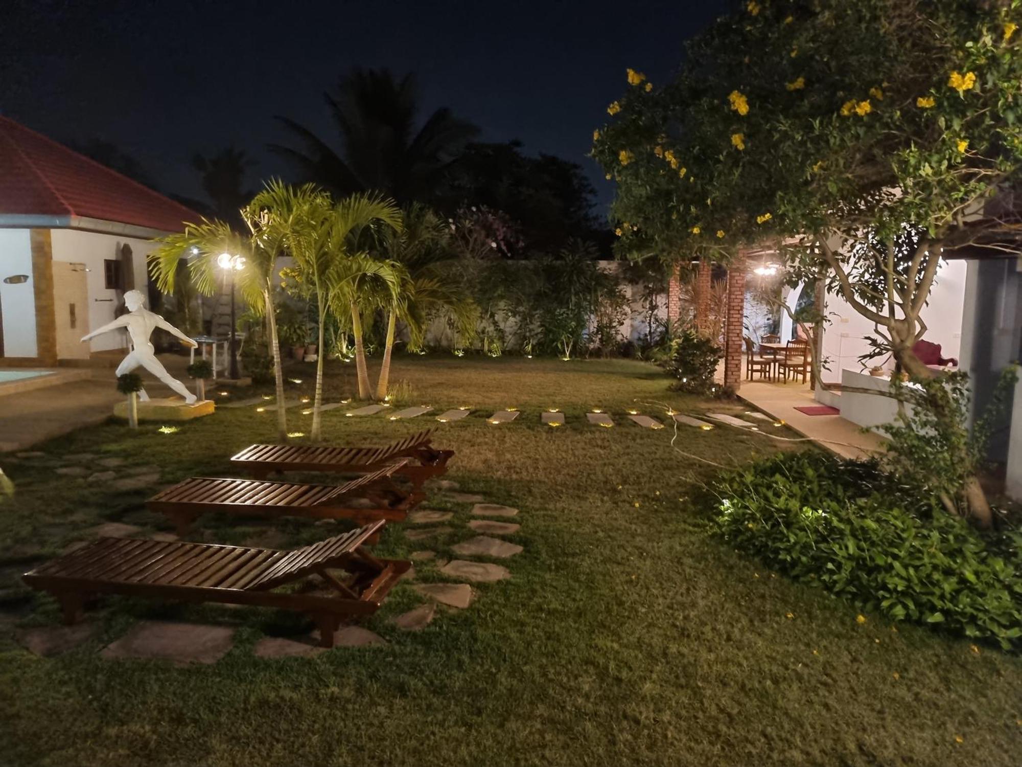 Meyers Hua Hin Hotel Exterior foto