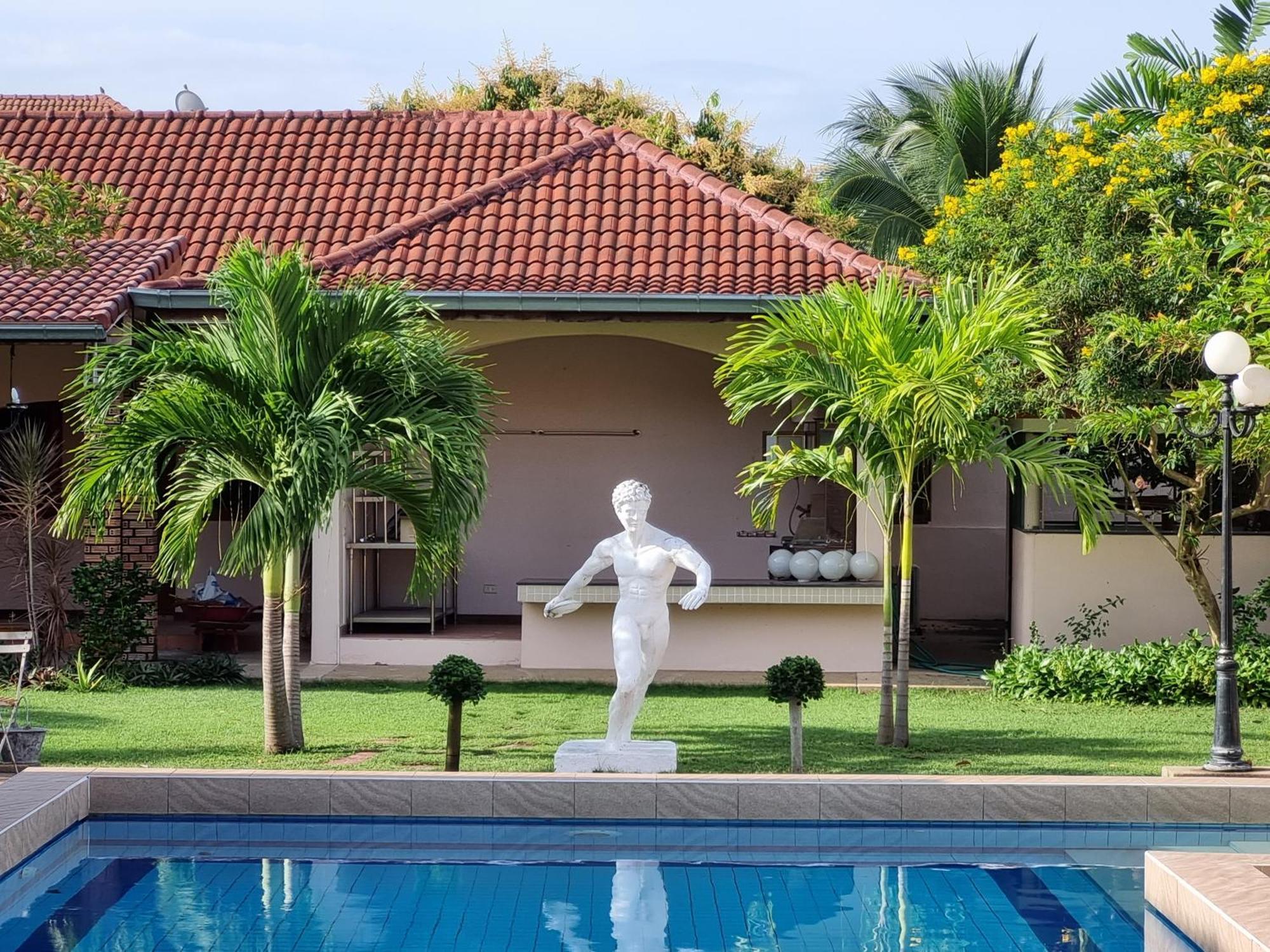 Meyers Hua Hin Hotel Exterior foto