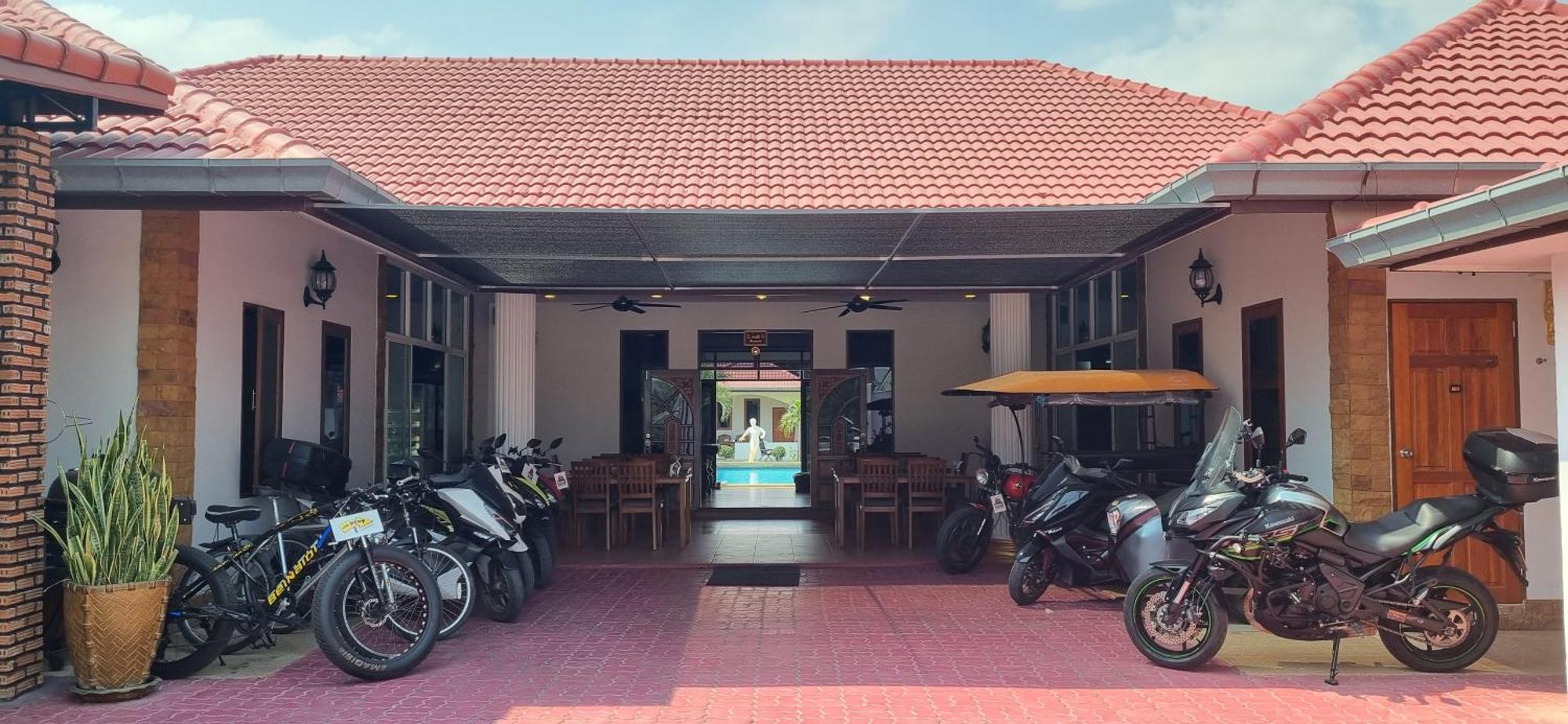 Meyers Hua Hin Hotel Exterior foto